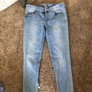 American Eagle light wash jegging